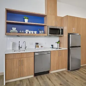 Element West 3* Edmonton